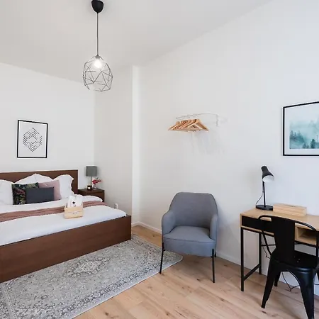 10 Min City Centre 5 People Apartment, Free Coffee