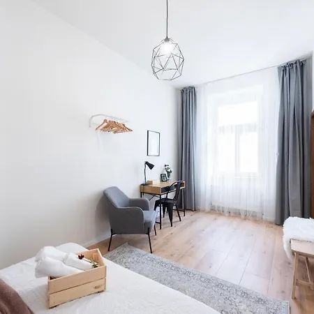 10 Min City Centre 5 People Apartment, Free Coffee Praga