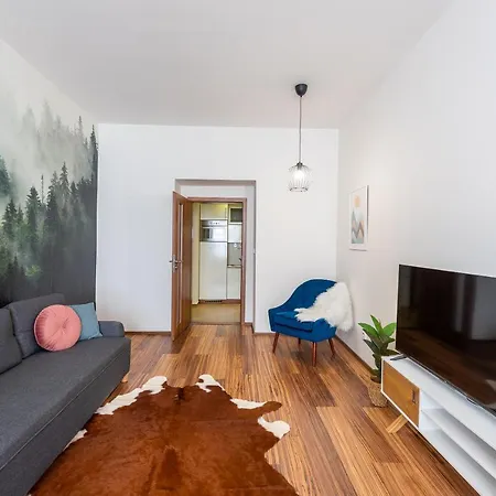 Apartment 10 Min City Centre 5 People Apartment, Free Coffee *