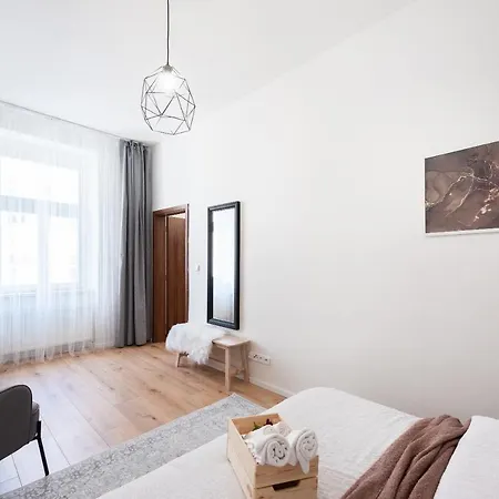 10 Min City Centre 5 People Apartment, Free Coffee Appartamento *